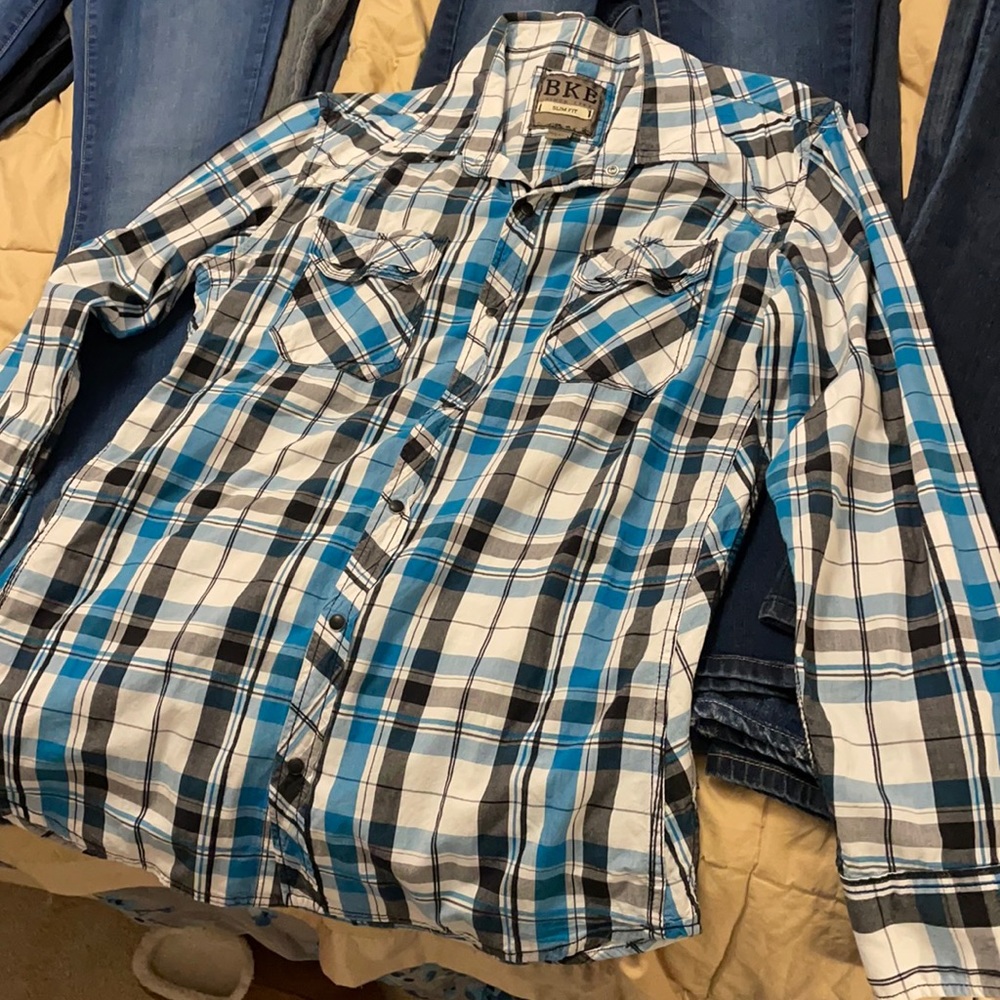 BKE Men’s Large Slim Fit Long Sleeve Flannel. Blue, Black and White Pattern.